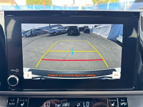 Used 2025 Toyota Camry SE w/ Convenience Package FWD image 31