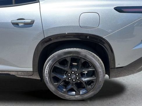 Used 2024 Chevrolet Traverse RS FWD image 38