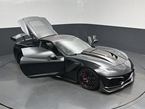 Used 2019 Chevrolet Corvette ZR1 RWD image 19
