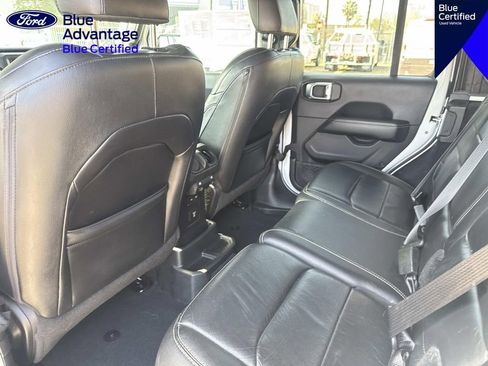 Used 2018 Jeep Wrangler Unlimited Sahara AWD/4WD image 23