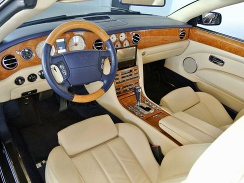 Used 2009 Bentley Azure RWD image 13