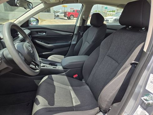 Used 2025 Honda Accord SE image 17