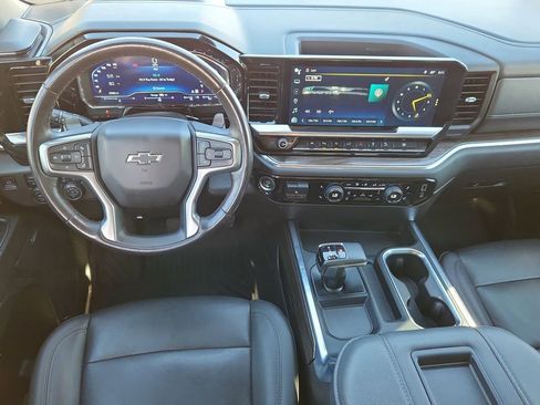 Used 2022 Chevrolet Silverado 1500 LT Trail Boss w/ LT Trail Boss Premium Package AWD/4WD image 9