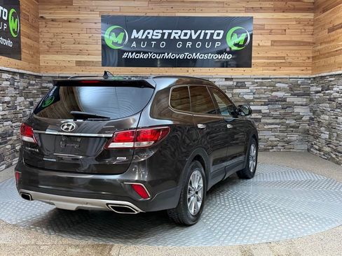 Used 2017 Hyundai Santa Fe SE AWD/4WD image 9
