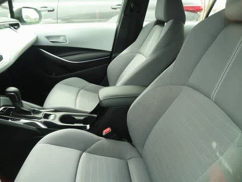 Used 2022 Toyota Corolla SE image 8