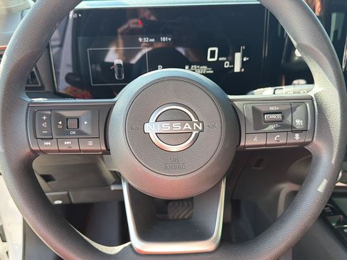 Used 2025 Nissan Kicks S FWD image 19