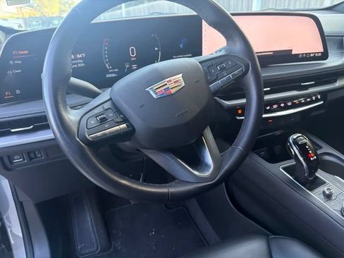 Used 2025 Cadillac XT4 Premium Luxury FWD image 14