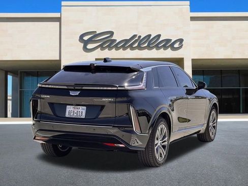 New 2026 Cadillac Lyriq Premium Luxury image 3