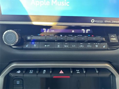 Used 2023 Toyota Tundra Limited image 20