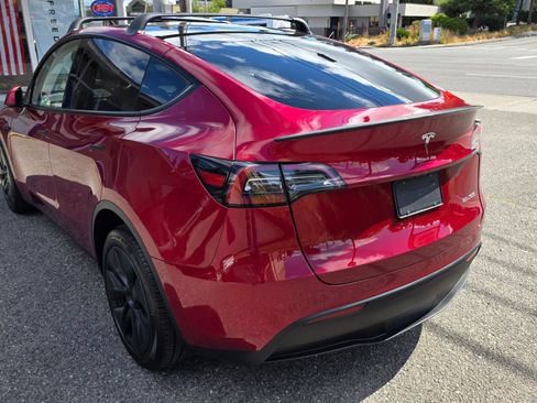 Used 2025 Tesla Model Y Long Range AWD/4WD image 7