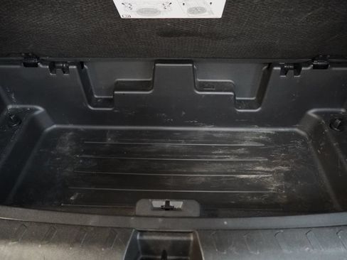 Used 2023 Chevrolet Traverse LT AWD/4WD image 11
