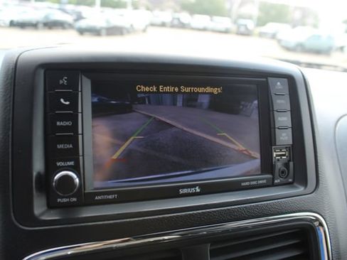 Used 2019 Dodge Grand Caravan SXT FWD image 21