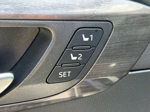 Used 2023 Toyota Highlander Platinum FWD image 29