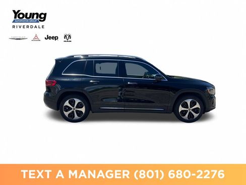Used 2025 Mercedes-Benz GLB 250 4MATIC image 6
