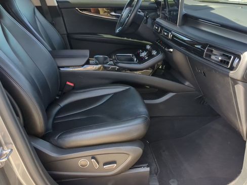 Used 2023 Lincoln Nautilus Standard w/ Premium Package image 23