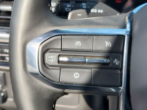 Used 2025 GMC Yukon Denali RWD image 26