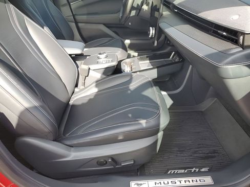 Used 2021 Ford Mustang Mach-E Premium image 16