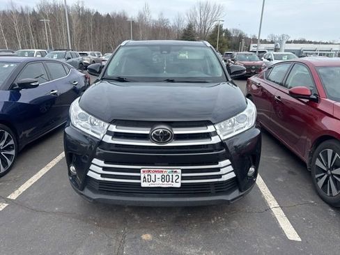 Used 2019 Toyota Highlander XLE image 8
