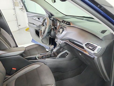 Used 2023 Chevrolet TrailBlazer LT FWD image 25