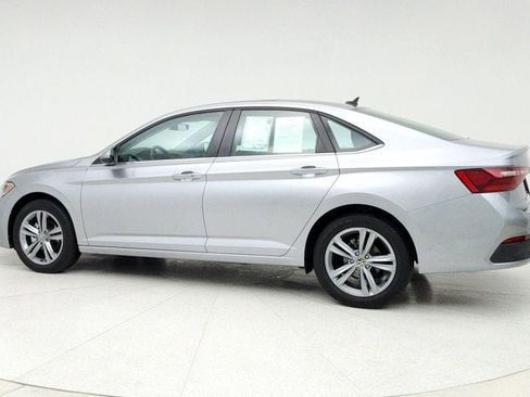 Used 2024 Volkswagen Jetta SE image 7