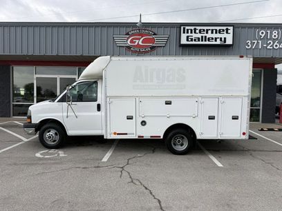 Used 2004 GMC Savana 3500 w/ Chrome Appearance Package