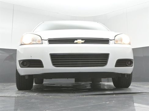 Used 2010 Chevrolet Impala LT w/ Luxury Edition Package image 28