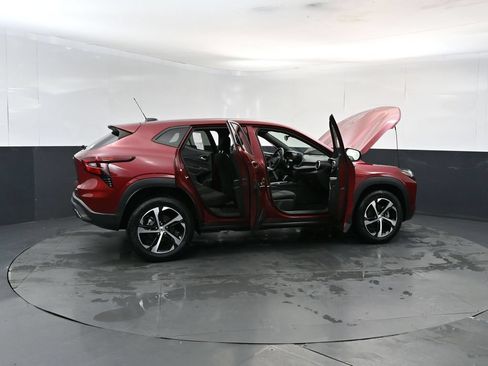 Used 2025 Chevrolet Trax RS w/ Driver Confidence Package FWD image 26
