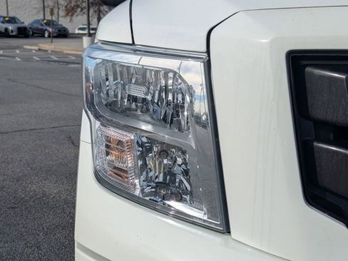 Used 2021 Nissan Titan SV w/ SV Convenience Package image 10