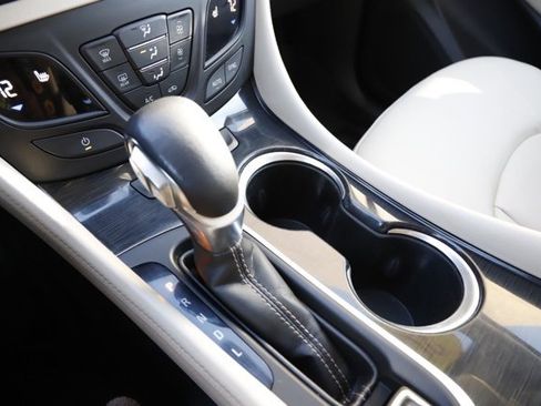 Used 2018 Buick Envision Essence image 29