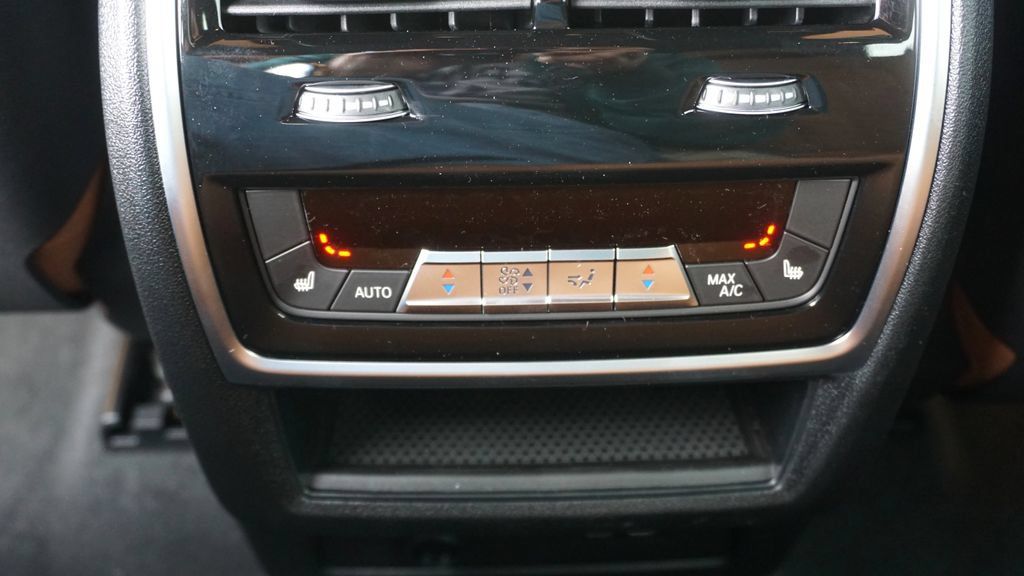 Used 2026 BMW X5 xDrive40i AWD/4WD image 14