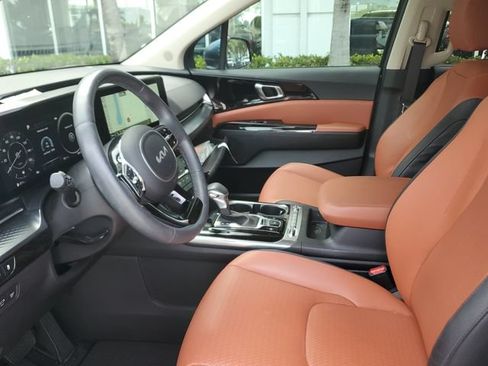 Certified 2024 Kia Carnival SX Prestige FWD image 18