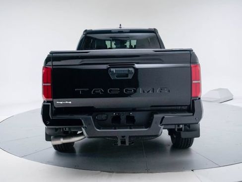 Used 2025 Toyota Tacoma SR5 AWD/4WD image 7