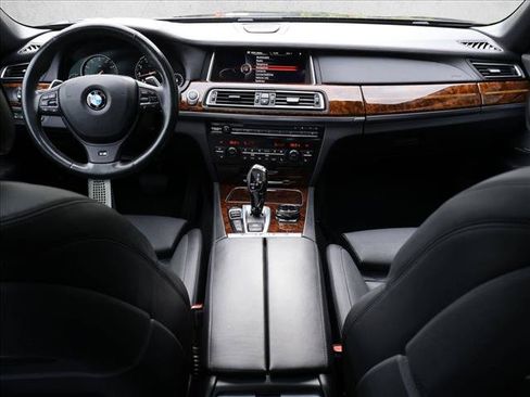 Used 2015 BMW 750Li xDrive AWD/4WD image 22