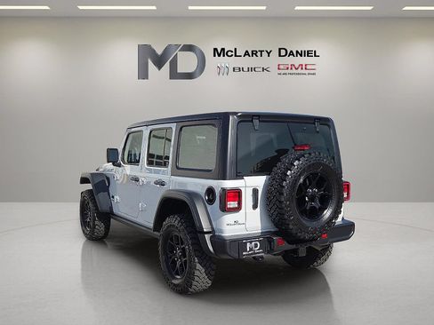 Used 2025 Jeep Wrangler Unlimited Sport AWD/4WD image 13