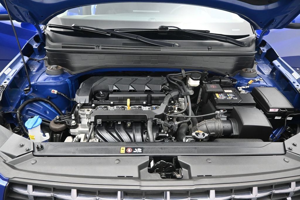 Used 2024 Hyundai Venue SEL FWD image 11
