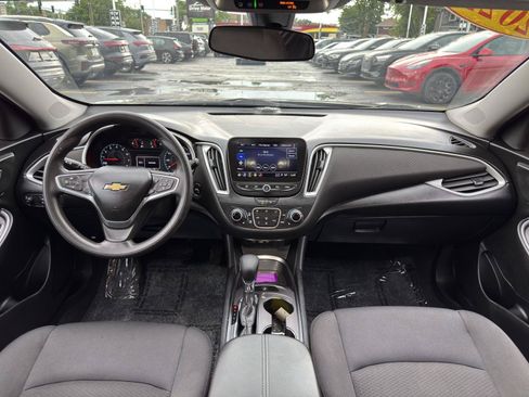 Used 2022 Chevrolet Malibu LT FWD image 33