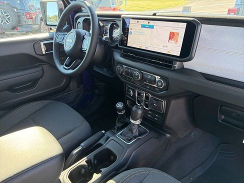 New 2026 Jeep Gladiator Sport AWD/4WD image 25