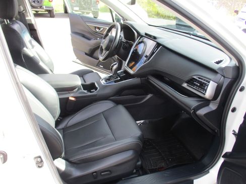 Used 2020 Subaru Outback Limited image 16