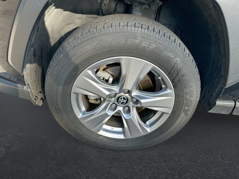 Used 2024 Toyota RAV4 LE AWD/4WD image 10