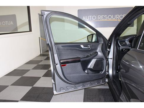 Used 2025 Ford Escape ST-Line image 12