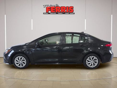 Used 2021 Toyota Corolla LE FWD image 2