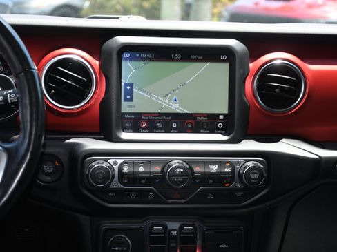 Used 2022 Jeep Gladiator Rubicon w/ Cold Weather Group AWD/4WD image 16