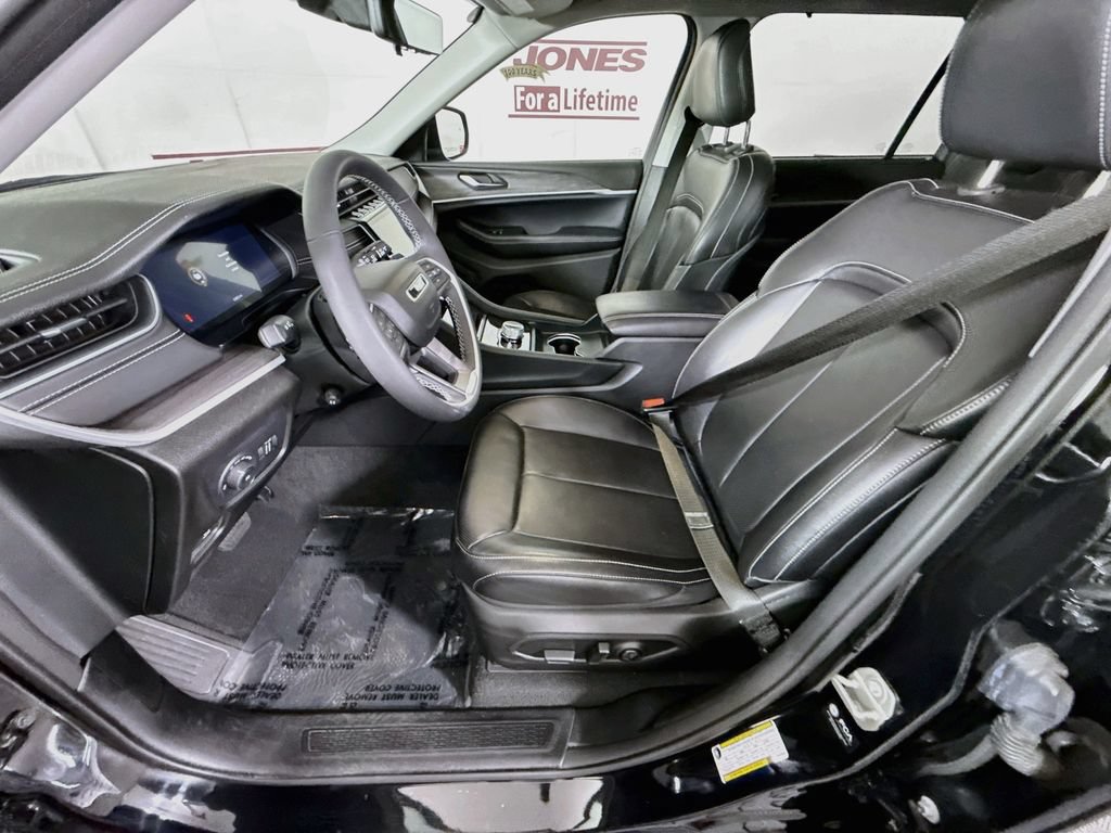 Used 2023 Jeep Grand Cherokee L Limited w/ Luxury Tech Group II AWD/4WD image 27