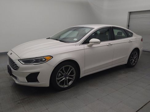 Used 2019 Ford Fusion SEL image 2