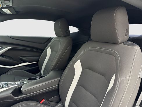 Used 2020 Chevrolet Camaro LT RWD image 15