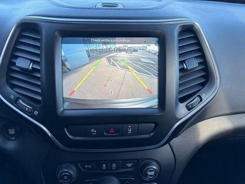 Used 2022 Jeep Cherokee Latitude Lux w/ Sun & Sound Group image 18