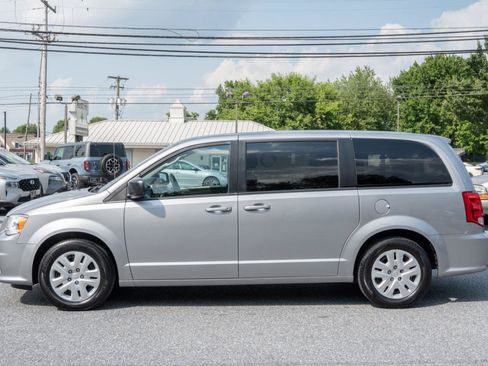Used 2018 Dodge Grand Caravan SE w/ UConnect Hands-Free Group FWD image 7