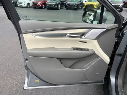 Certified 2024 Cadillac XT5 Premium Luxury w/ LPO, Floor Liner Package AWD/4WD image 18