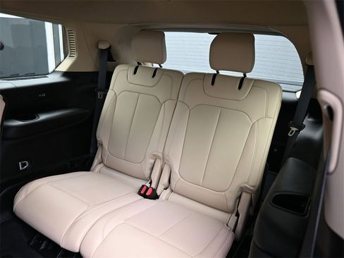 Used 2022 Jeep Grand Cherokee L Limited w/ Luxury Tech Group II image 24