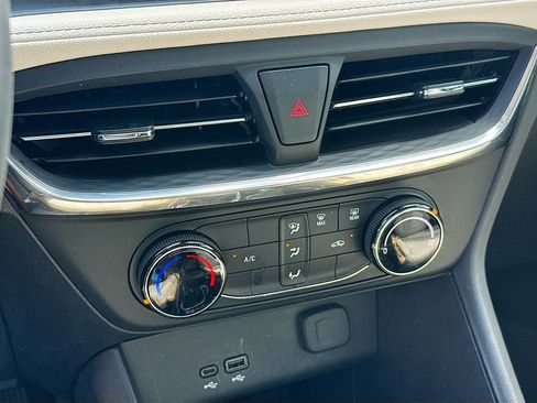 Used 2025 Buick Encore GX Preferred FWD image 17
